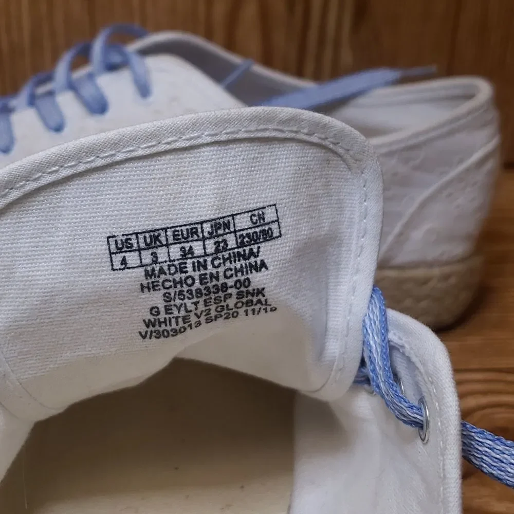 Gap Kids Size 4 Canvas and Lace Espadrille Comfort Fashion Shoes Sneakers
